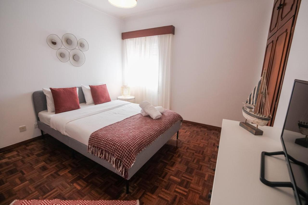 Besugo'S House Rooms & Apartment Назаре Екстер'єр фото